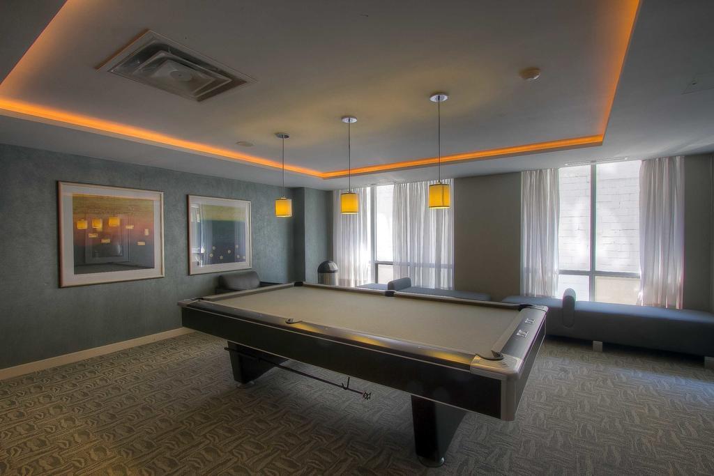 Sky Suites Yorkville Toronto Zimmer foto